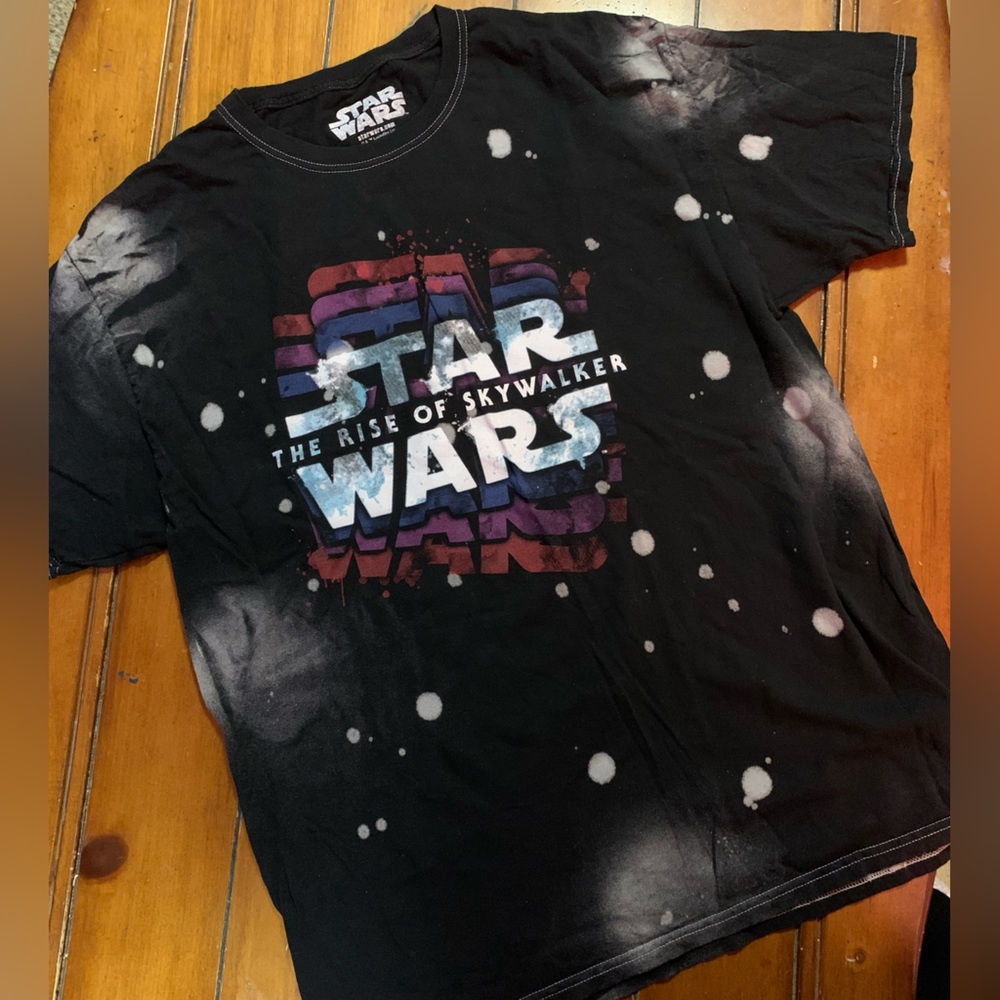 Star Wars  “Rise of Skywalker” t-shirt, size L